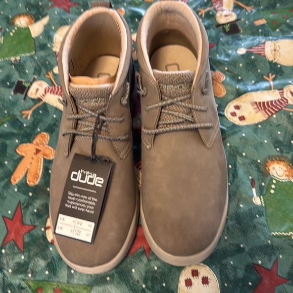 Hey Dude chukka
Boots, new with tags
Men’s 9
Women's 11 - Picture 1 of 6